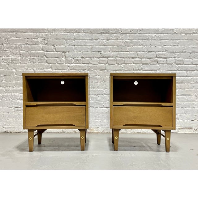 Stanley Furniture Mid Century Modern Walnut Nightstands / Bedside Tables by Stanley Furniture, C. 1960's For Sale - Image 4 of 14