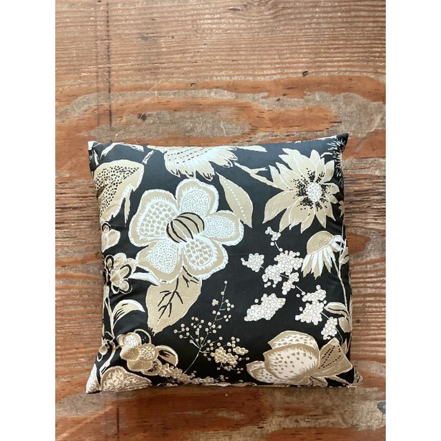 Early 21st Century Vintage Schumacher Printed Cotton Floral Cushion For Sale - Image 5 of 12