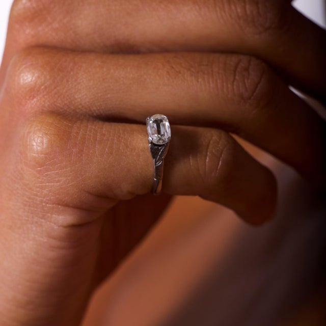 1930s Art Deco Gia 1.01 Carat Elongated Old Mine Cut Diamond Platinum Engagement Ring, Size 4.25 For Sale - Image 4 of 7