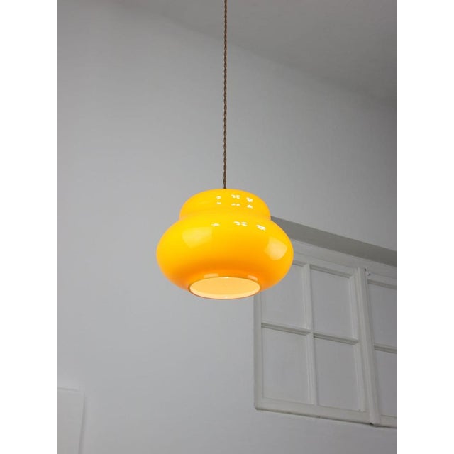 Metal Mid-Century Italian Yellow Glass and Brass Pendant Lamp For Sale - Image 7 of 18