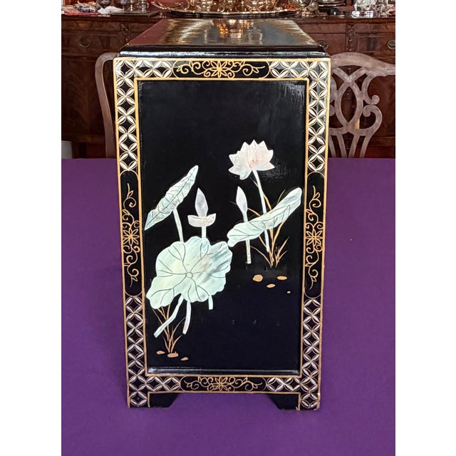 1960s Vintage Chinese Asian Black Lacquer Mop Chinoiserie Table Top Cabinet For Sale - Image 5 of 12
