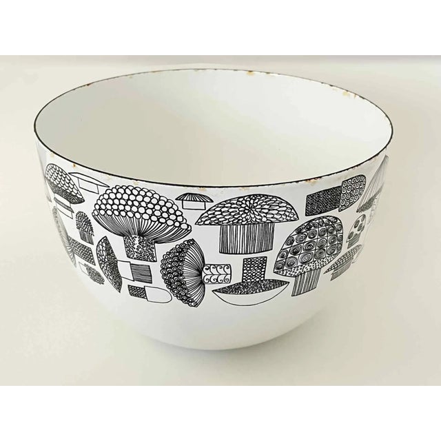 Mid-Century Modern Bowls Set Mid Century Modern L Enameled - Set of 11 For Sale - Image 3 of 13