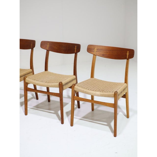 Vintage Dining Chairs in Oak by Hans J. Wegner for Carl Hansen & Søn, 1950s, Set of 4 For Sale - Image 12 of 18