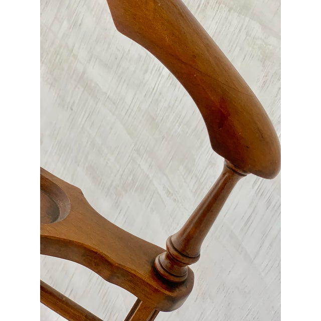 1960’s Vintage Mid-Century Modern Men’s Bedroom Wood Suit Valet For Sale - Image 11 of 12