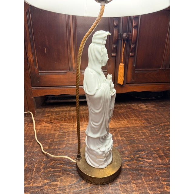 Vintage Blanc De Chine Style Porcelain Guanyin Figural Table Lamp With Brass Base For Sale - Image 11 of 15