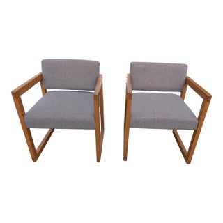 Vintage High Point Furniture Mid-Century Modern Arm Chairs a Set of 2 For Sale