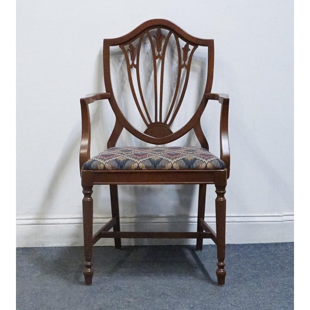 Hepplewhite High End Vintage Solid Mahogany Traditional Duncan Phyfe / Hepplewhite Style Shield Back Dining Arm Chair For Sale - Image 3 of 9