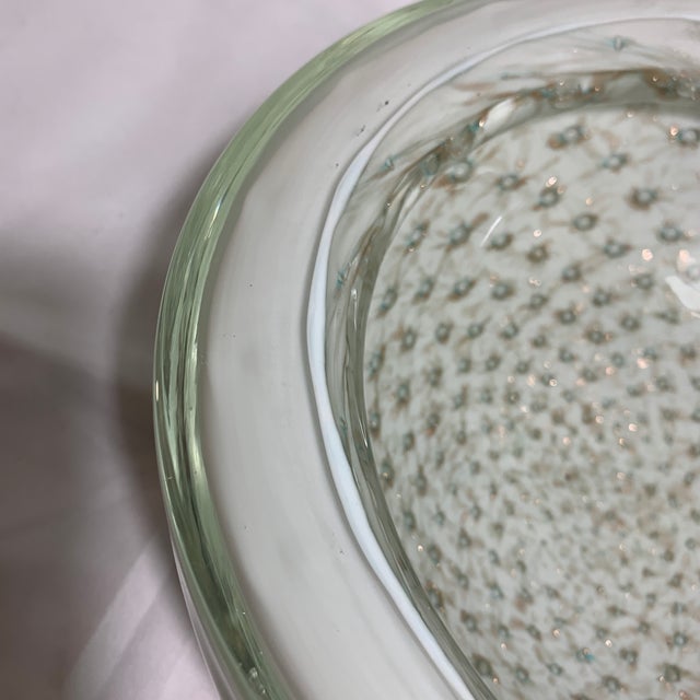 Heavy Vintage C. 1950s Alfredo Barbini Bullicante Sommerso Cased White Glass With Gold Flecks Vide-Poche For Sale - Image 10 of 11