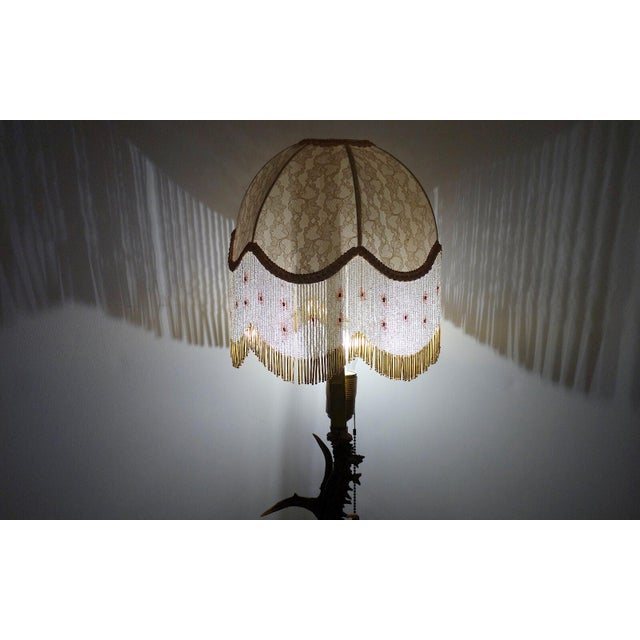 Beige Antique Antler and Beaded Fabric Shade Table Lamp, 1930s/40s, Single Light, 73 Cm High from Unbekannt For Sale - Image 8 of 9