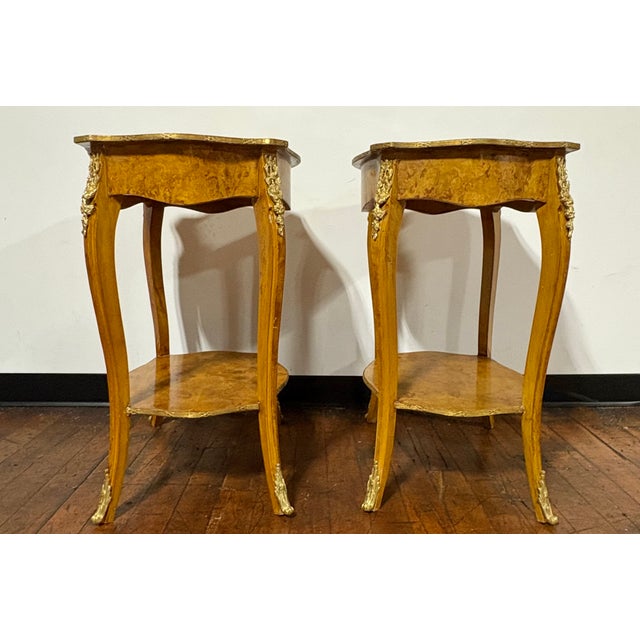 French Louis XV Style Burled Wood Side Tables, Nightstands or Gueridons - A Pair For Sale - Image 4 of 13
