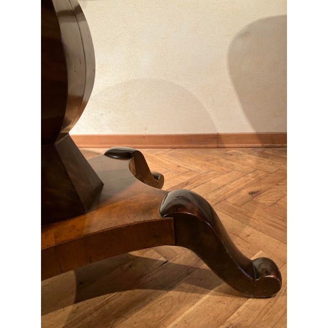 Antique Biedermeier Italian Burl Walnut and Maple Oval Dining Table with Faceted Pedestal, 1800s For Sale - Image 12 of 17