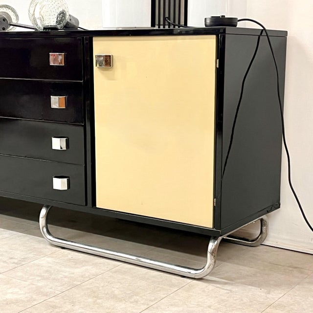 Vintage Lacquered Sideboard by Guido Faleschini for I 4 Mariani, 1970s For Sale - Image 6 of 15