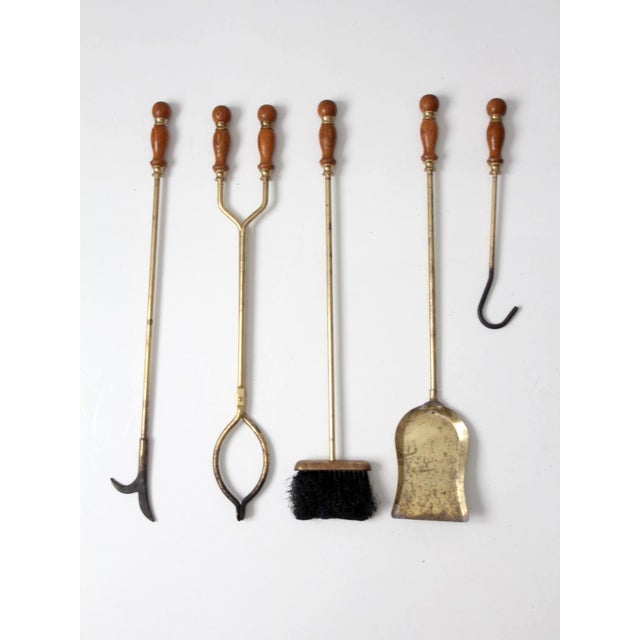 Vintage Hollywood Regency Brass Fireplace Tools Set With Wood Handles For Sale - Image 15 of 18