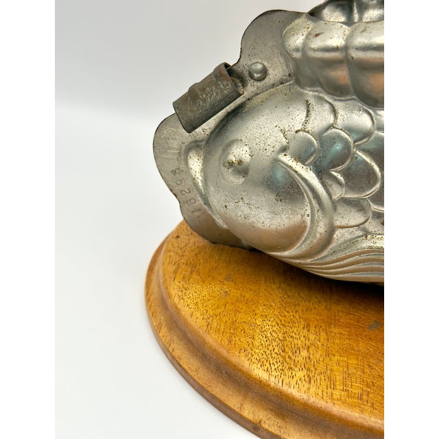 Vintage Belgian Fish Chocolate Mold – Waldek Dilbeek – Mid-20th Century Tinplate Candy Mold For Sale In Philadelphia - Image 6 of 8