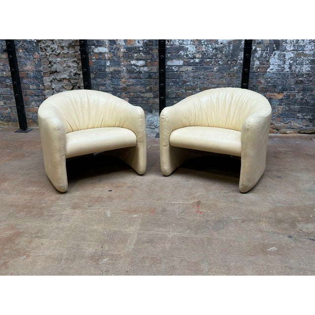 Postmodern Post Modern Pair Leather Lounge Chairs by Metro, 1980 For Sale - Image 3 of 9