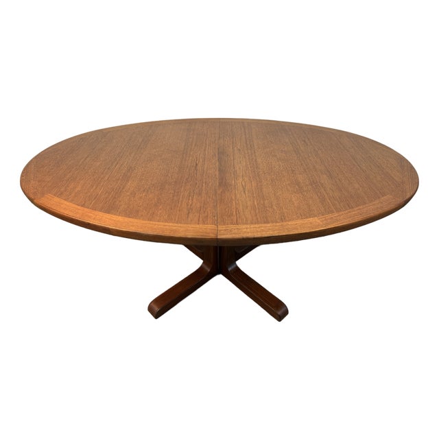 Mid 20th Century Danish Modern Oval Extendable Dining Table Attributed to Skovby For Sale
