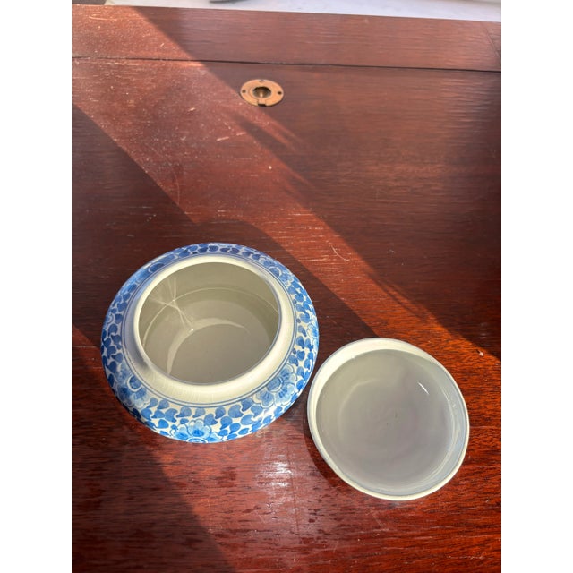 This is a stunning Delfts Decor Oosterloo Hand Painted Trinket Box by Porceleyne Fles. It is in perfect condition with no...