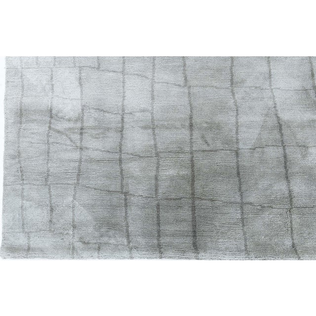 Luxurious Silk Rug with Grey Crocodile Skin Design by Doris Leslie Blau For Sale In New York - Image 6 of 8