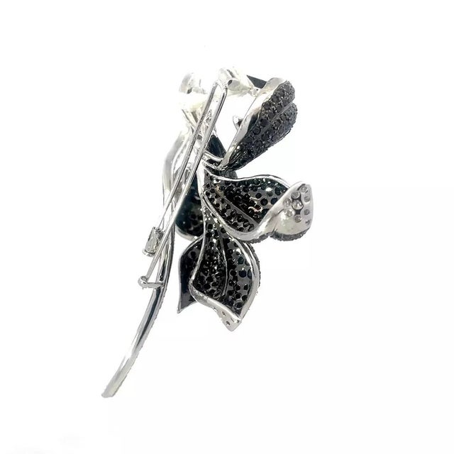 10 Carat Diamond Gold Flower Brooch 17k Black & White Large Pin For Sale In Miami - Image 6 of 8