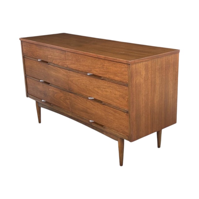 1960s Mid-Century Modern Walnut 6-Drawer Credenza With Integrated Wood Pulls For Sale - Image 5 of 11