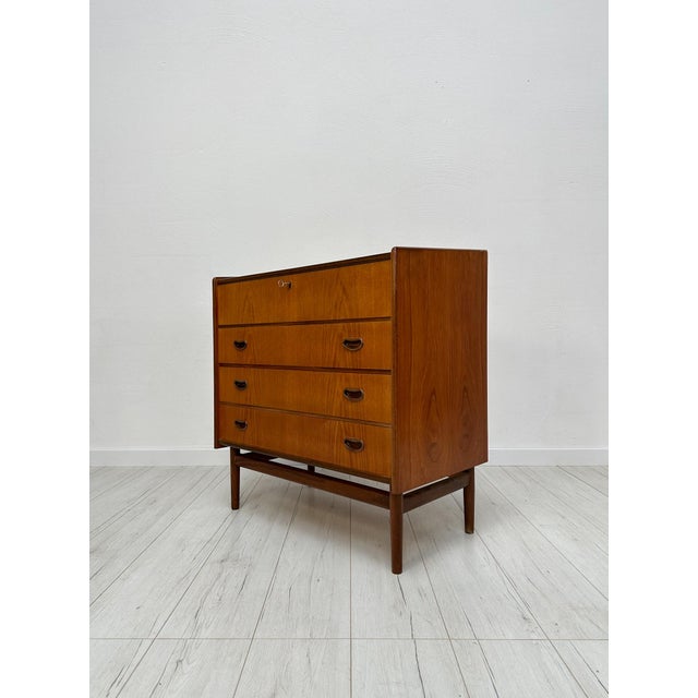 Elegant vintage chest of drawers, an original piece from the 1960s. this beautiful example of danish modern design is...
