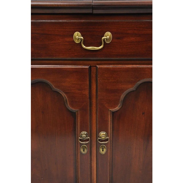 Late 20th Century Vintage Drexel Heritage Georgian Style Cherry Wood Dry Bar Server Cabinet For Sale - Image 5 of 12