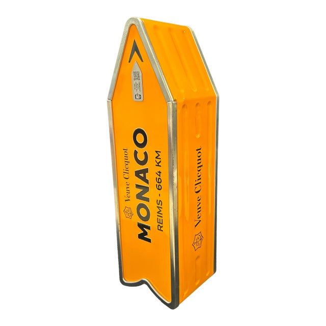 Metal Veuve Clicquot Ponsardin Arrow Collection Slide - Open Carry Case/ Holder For Sale