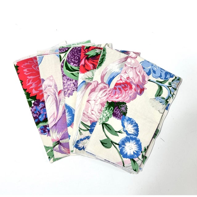 Vintage 1980s Cabbage Rose Floral Cotton Dinner Napkins – Grandmillennial Style (Set of 6) For Sale - Image 12 of 12