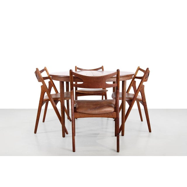 1950s Set of 4 Oak Hans Wegner Sawbuck Model Ch29 Chairs by Carl Hansen and Son, 1950s For Sale - Image 5 of 7