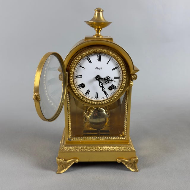 Hermle Mechanical Table Clock in Gilded Brass and Glass from Kienzle, 1977 For Sale - Image 6 of 14
