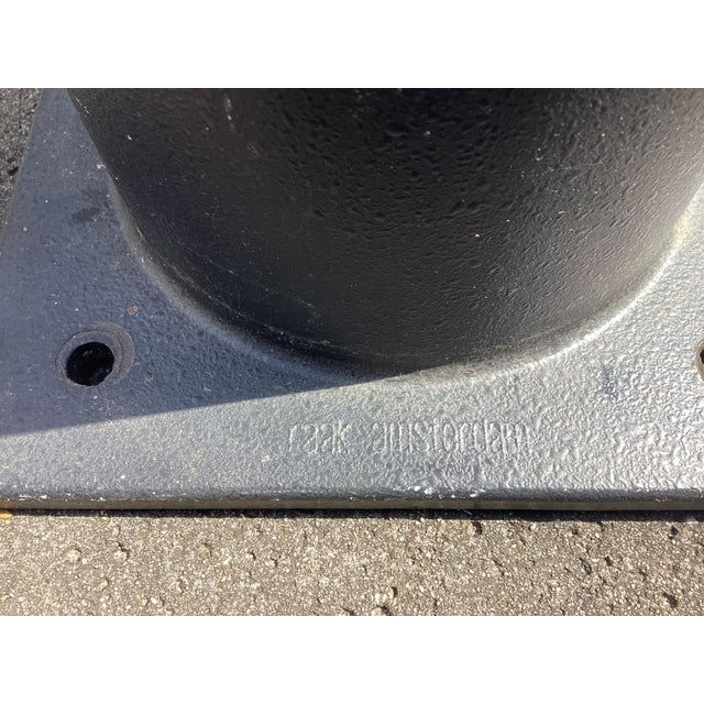 Very good quality made Normal Lamp holder e27 This piece has an attribution mark, I am sure that it is completely...