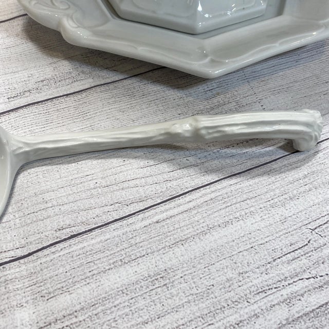 White Vintage Red Cliff White Ceramic Soup Tureen Sydenham With Underplate & Ladle For Sale - Image 8 of 8