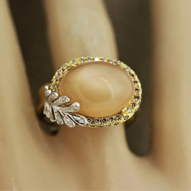 Cat’s Eye Moonstone Diamond Gold Ring, Size 9.25 For Sale In Los Angeles - Image 6 of 7