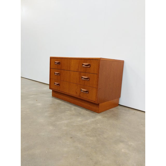G Plan Vintage Mid Century Modern Teak Low Dresser by G Plan For Sale - Image 4 of 7