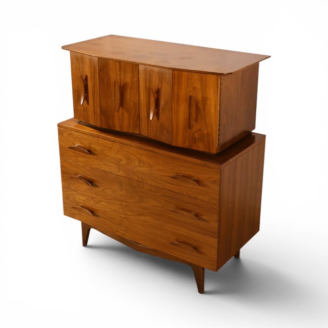 1960s Young Manufacturing Sculptural Vintage Mid Century Modern Highboy Dresser C. 1960s, Attributed For Sale - Image 5 of 17