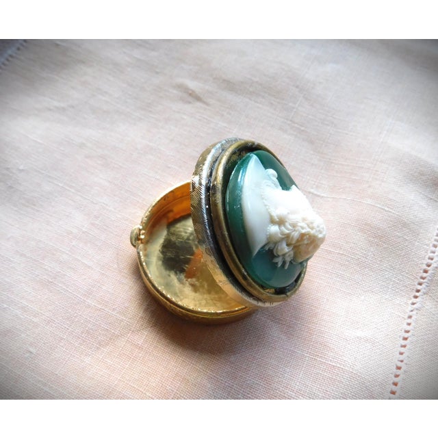 Vintage Gold Profile Cameo Pill, Trinket, Ring Box For Sale - Image 9 of 13