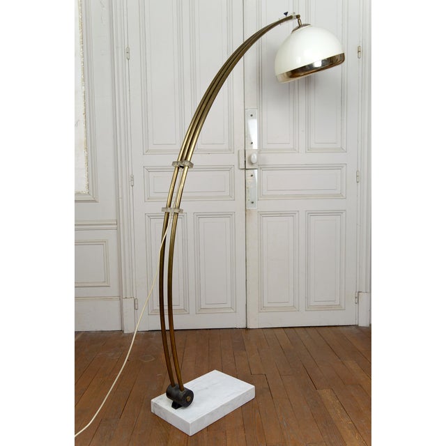 1970s Adjustable Arc Floor Lamp in Marble, Brass and Acrylic Glass, Italy, 1970s For Sale - Image 5 of 18