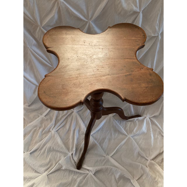 1785 American Furniture Connecticut Heritage Investment Piece American Federal Cherrywood Scallop-Top Candlestand Circa 1785 Connecticut For Sale - Image 4 of 9