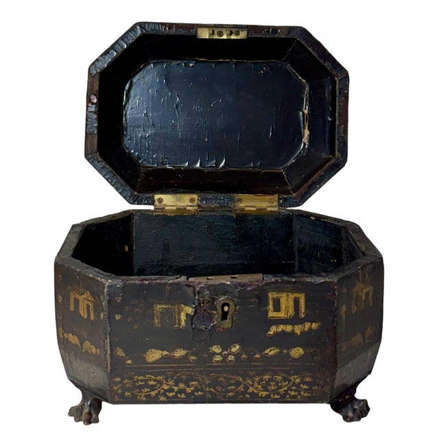 Early 19th Century Chinese Export Black Lacquer Tea Caddy For Sale - Image 4 of 10