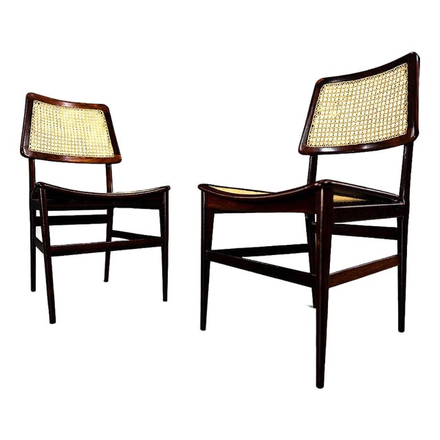 Pair of “Cadeira Com Assento Curvo” Chairs in Rosewood and Cane by Joaquim Tenreiro, Brazil, 1960s For Sale