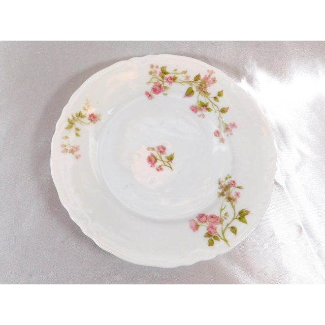 Ceramic Early 1900s Heinrich & Co. Set of 35 Plates and Bowls in Hc441 For Sale - Image 7 of 12