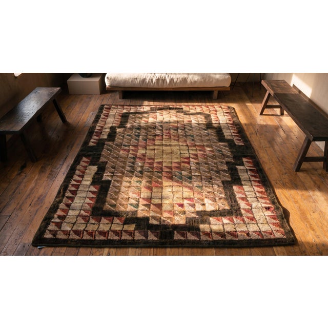 1920s Brown Diamond Folk Art Antique American Hooked Rug 4'2" X 6'10" Handknotted Wool Carpet For Sale In New York - Image 6 of 8