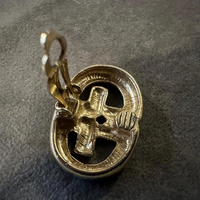 Gold 1980s Costume Jewelry Logo Gilt Metal Earrings by Givenchy For Sale - Image 8 of 12