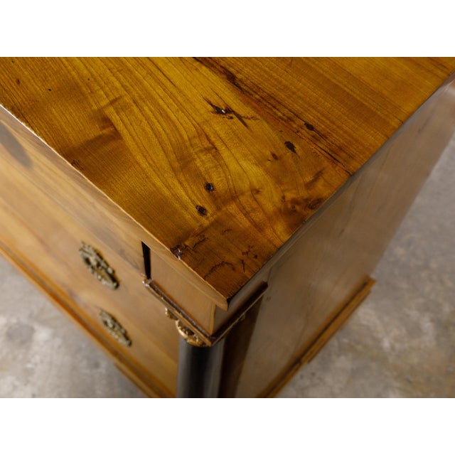 Early 19th Century French Empire Fruitwood Four-Drawer Commode with Ebonized Corinthian Columns For Sale In Atlanta - Image 6 of 12