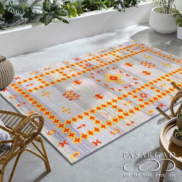 Fine Hand Knotted Flat Weave Moroccan Rug For Sale - Image 4 of 4