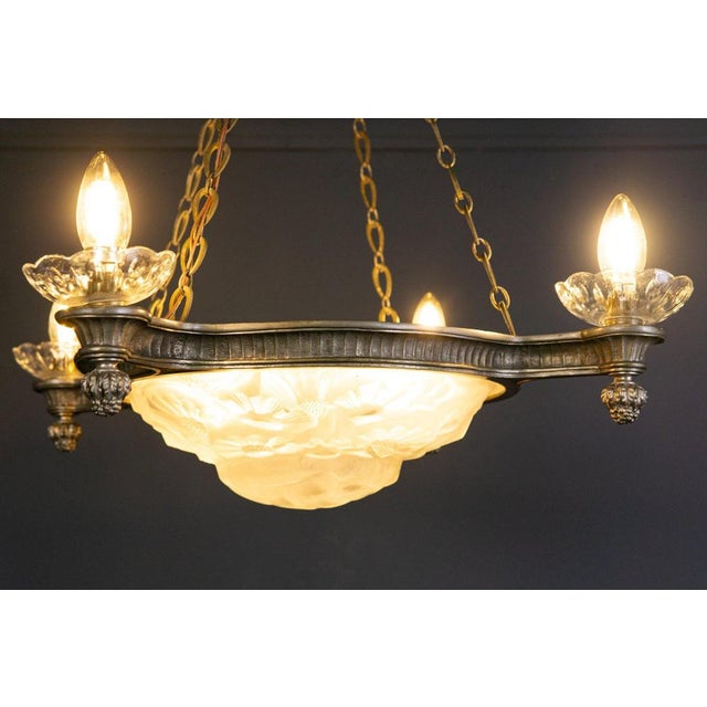 Ceiling lamp/chandelier Epoch & style: Art Deco - France - 1920s - 1930s Features - detailed ceiling light from the Art...