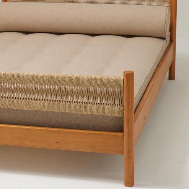 Charlotte Perriand Bed attributed to Charlotte Perriand for Meribel, 1950s For Sale - Image 4 of 18