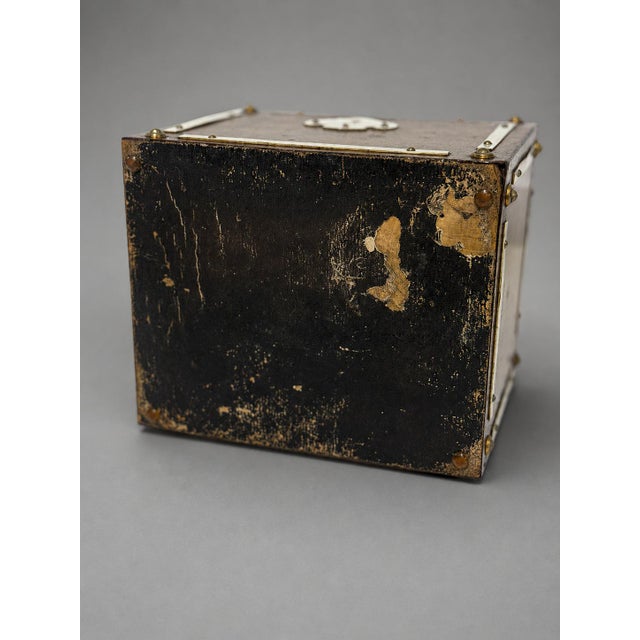 Anglo-Indian Inlaid Hardwood Humidor Attributed to Vizagapatam, 19th Century For Sale In Providence - Image 6 of 10