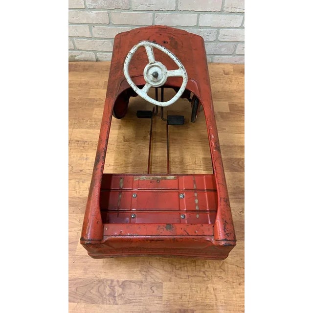 American Vintage Murray "Fire Chief" Flat Front Original Steel Pedal Car For Sale - Image 3 of 6
