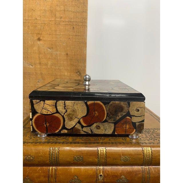 Ebony Late 20th Century Lacquered Wooden Lidded Box With Inlaid Exotic Tree Ring Veneer For Sale - Image 8 of 8